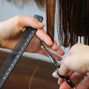 exaktes Haare schneiden